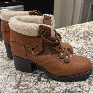 TALLIA Women's Brown Lace Up Boots